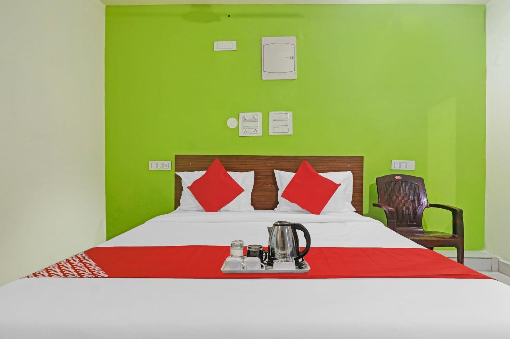 Super Hotel O Dk Reddy Square Hyderabad Bagian luar foto