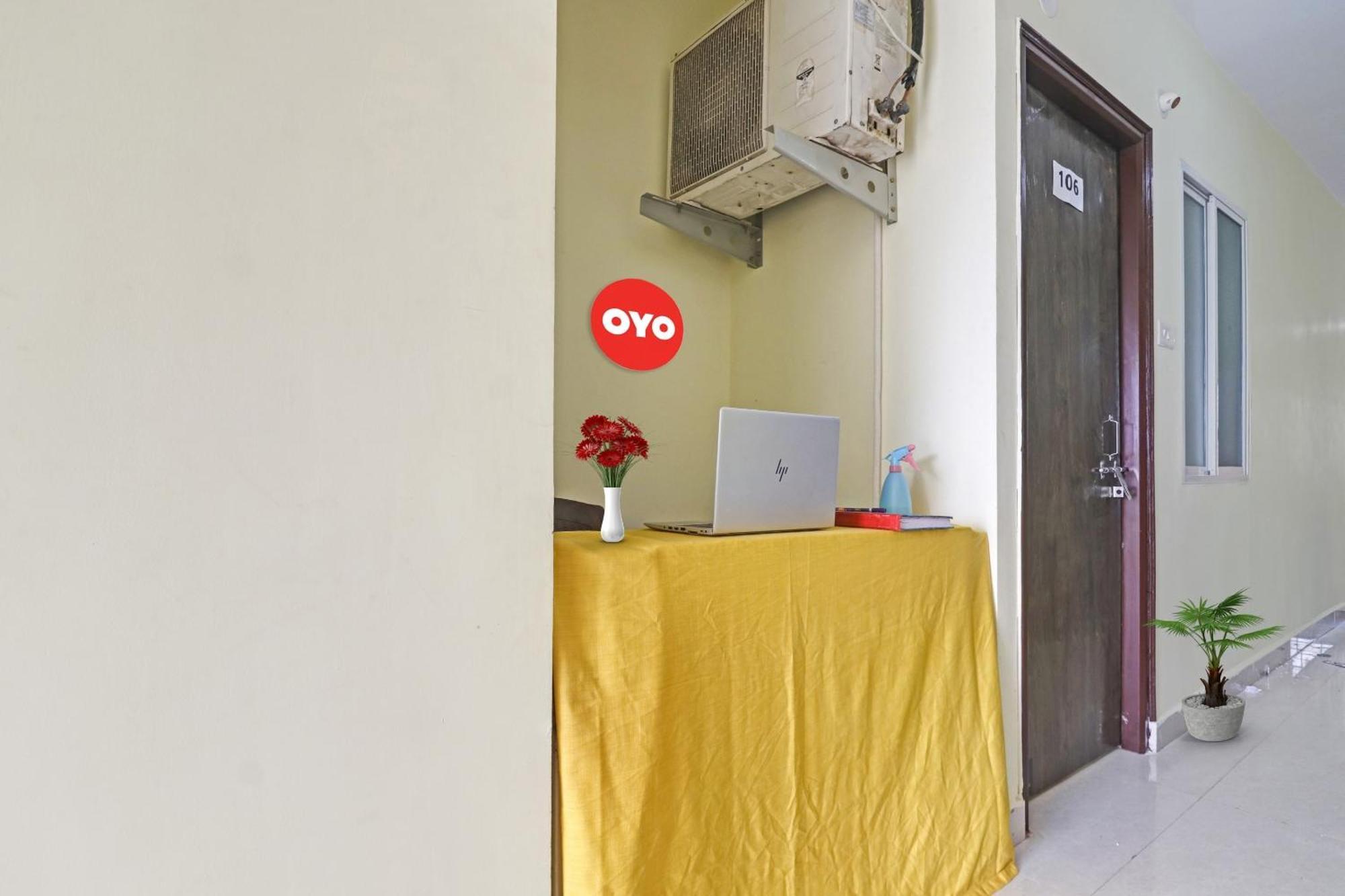 Super Hotel O Dk Reddy Square Hyderabad Bagian luar foto