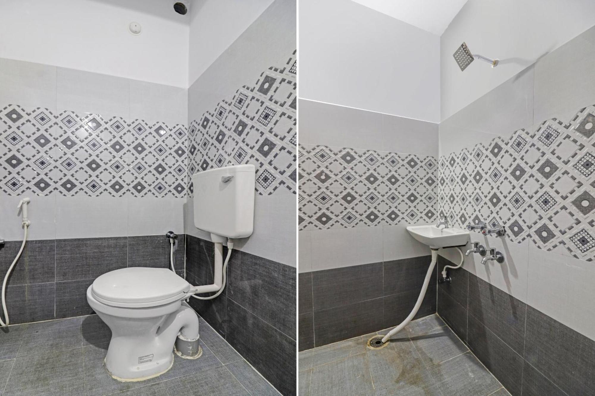 Super Hotel O Dk Reddy Square Hyderabad Bagian luar foto